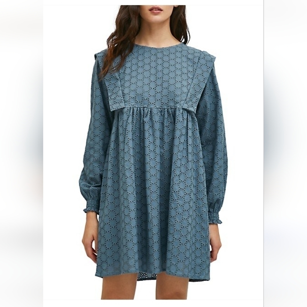 COMPANIA Darted-Shoulder Embroidered teal Sizes large